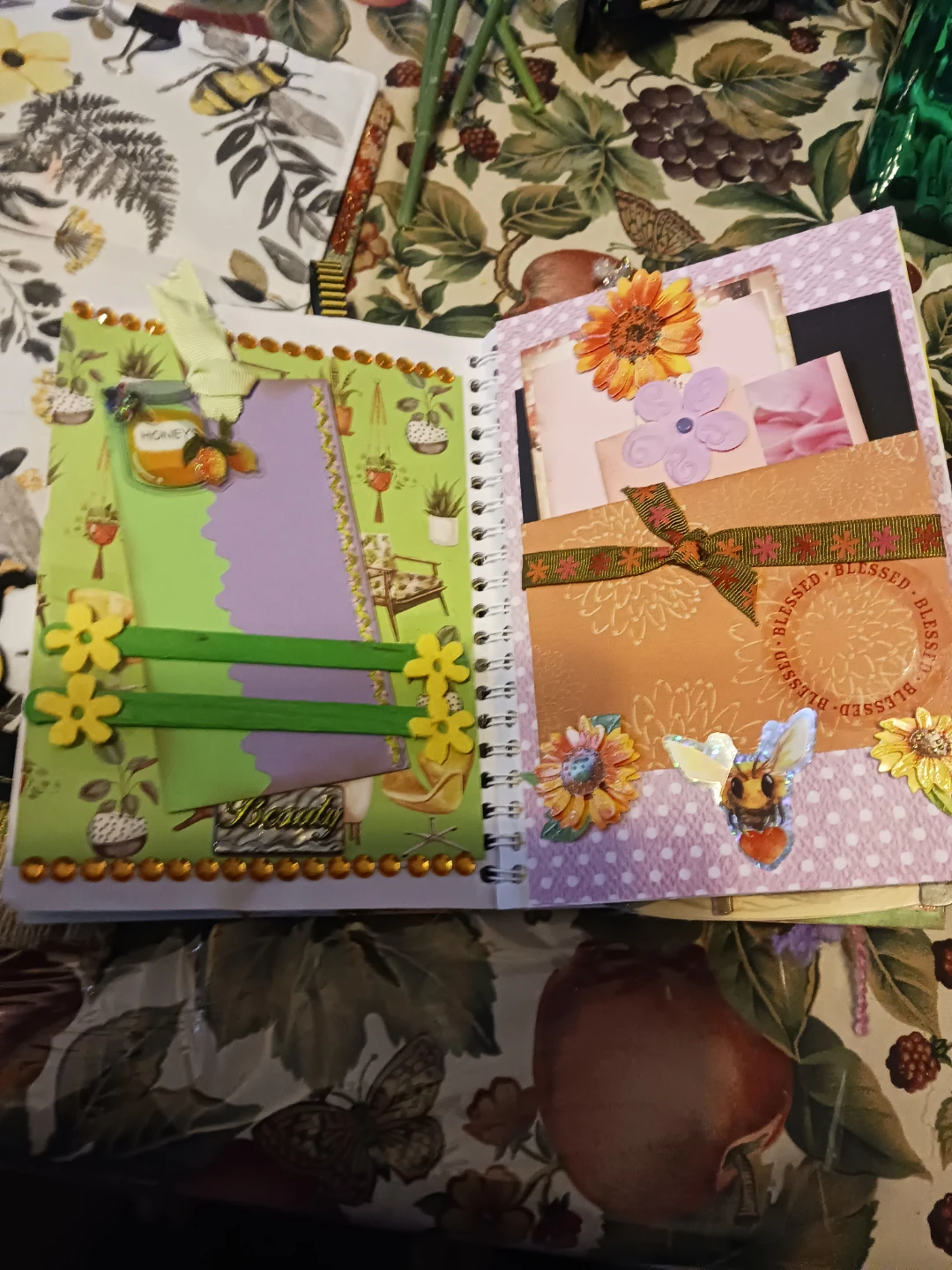 Handmade Bee Themed Scrapbook/Journal - photo 4