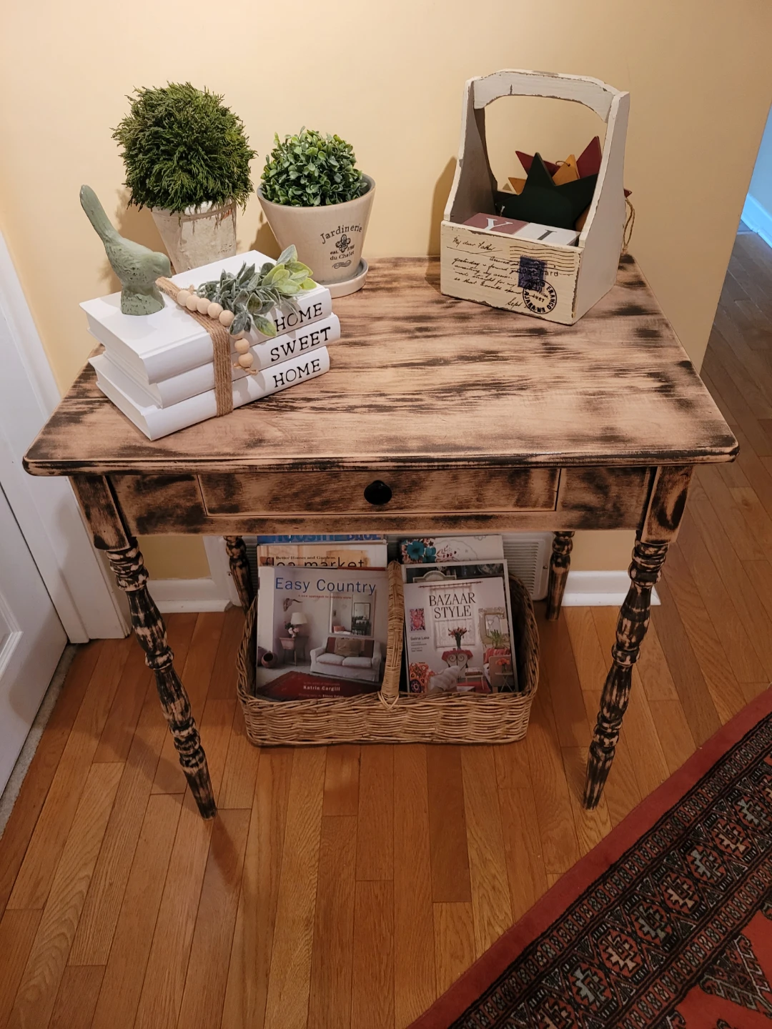 Farmhouse Chic Accent/Hall Table