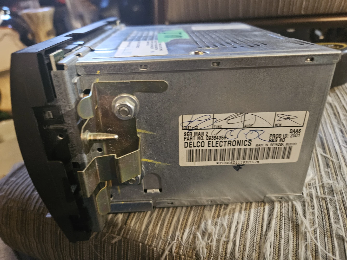 Delco Electronics Car Stereo - photo 3
