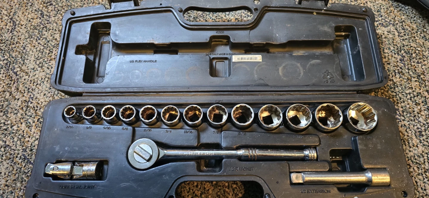Husky Socket Set with Ratchet and Case