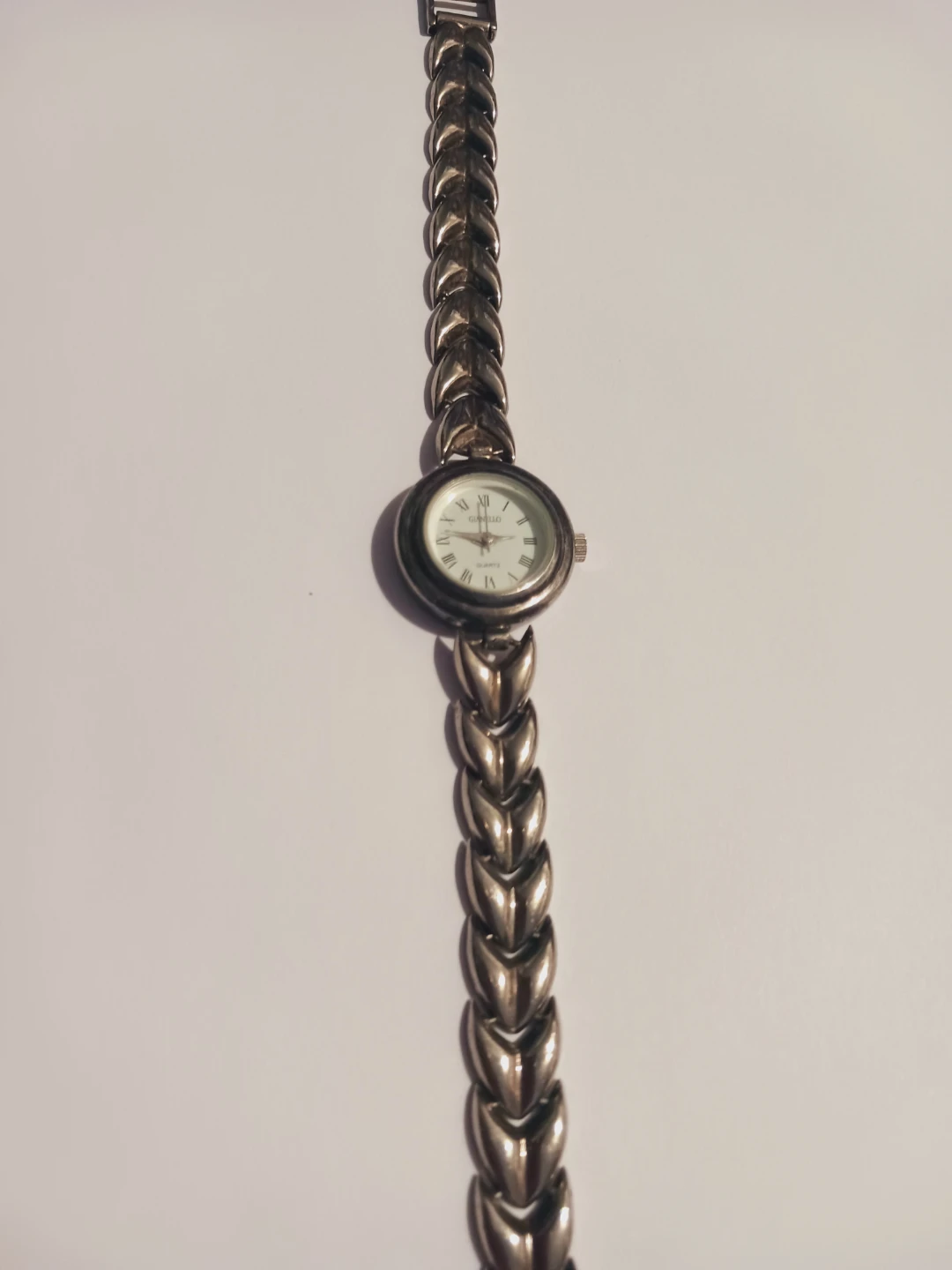 Sterling Silver 925 Ladies watch. Needs a new battery, as is. - photo 2