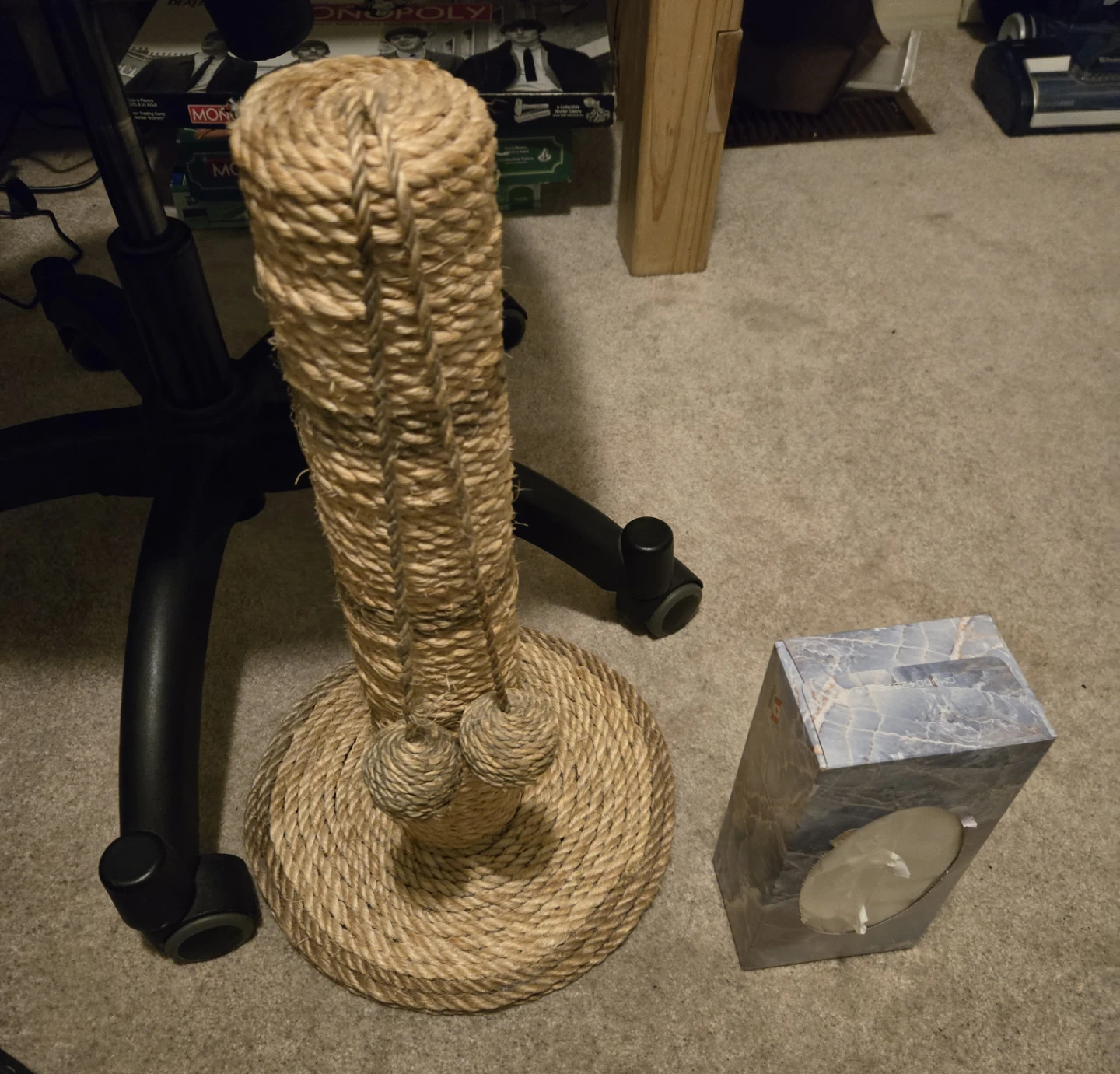 Small cat scratcher ⚽️