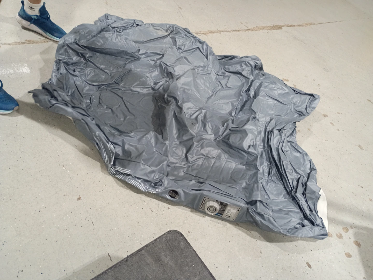Insta-Bed Air Mattress with Built-in Pump - photo 2