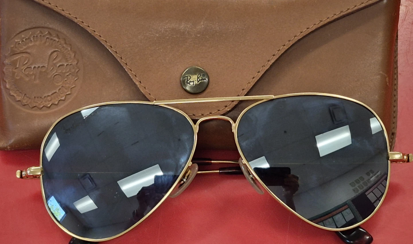 Ray-Ban Aviator Sunglasses with Case