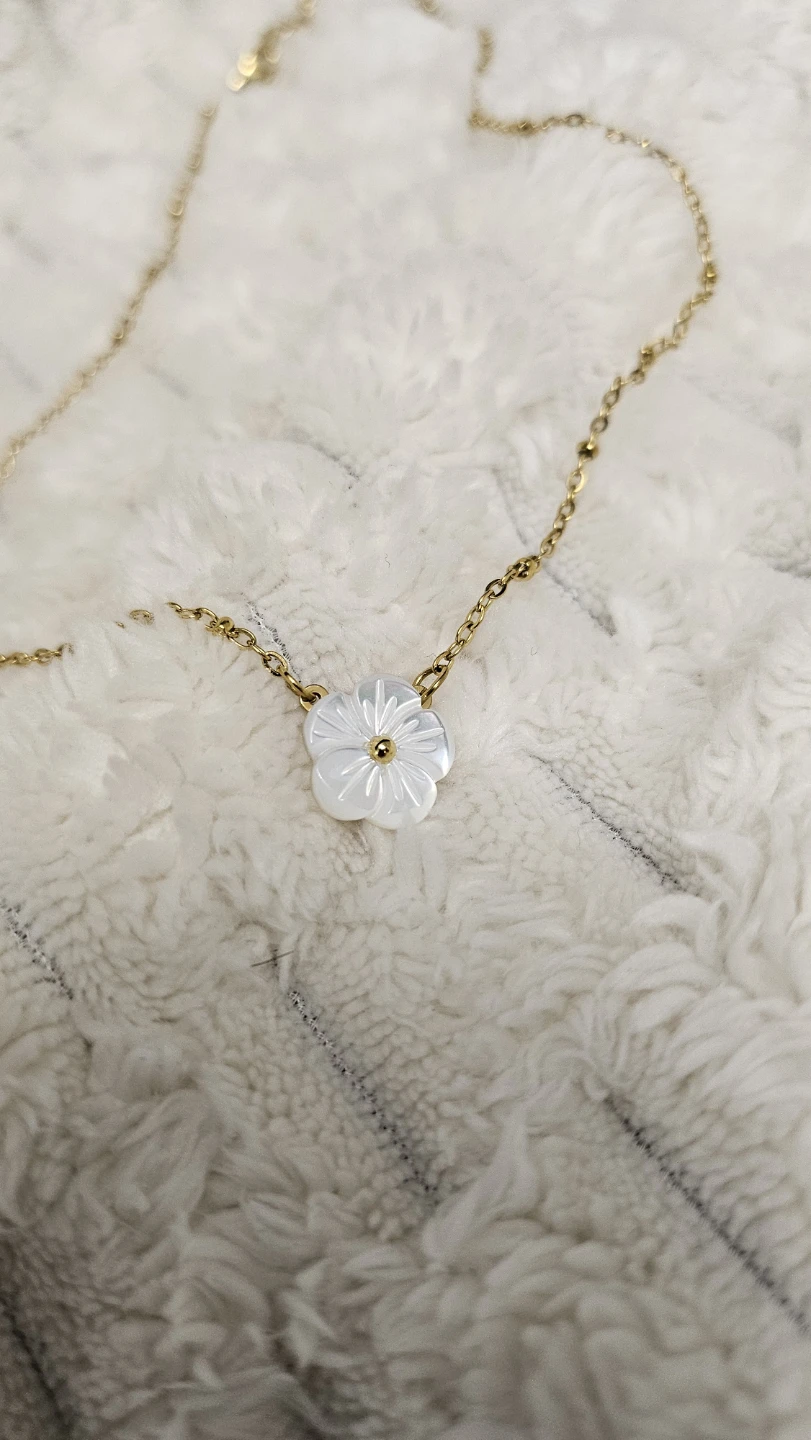 Gold Tone Stainless Steel Flower Pendant Necklace - photo 2