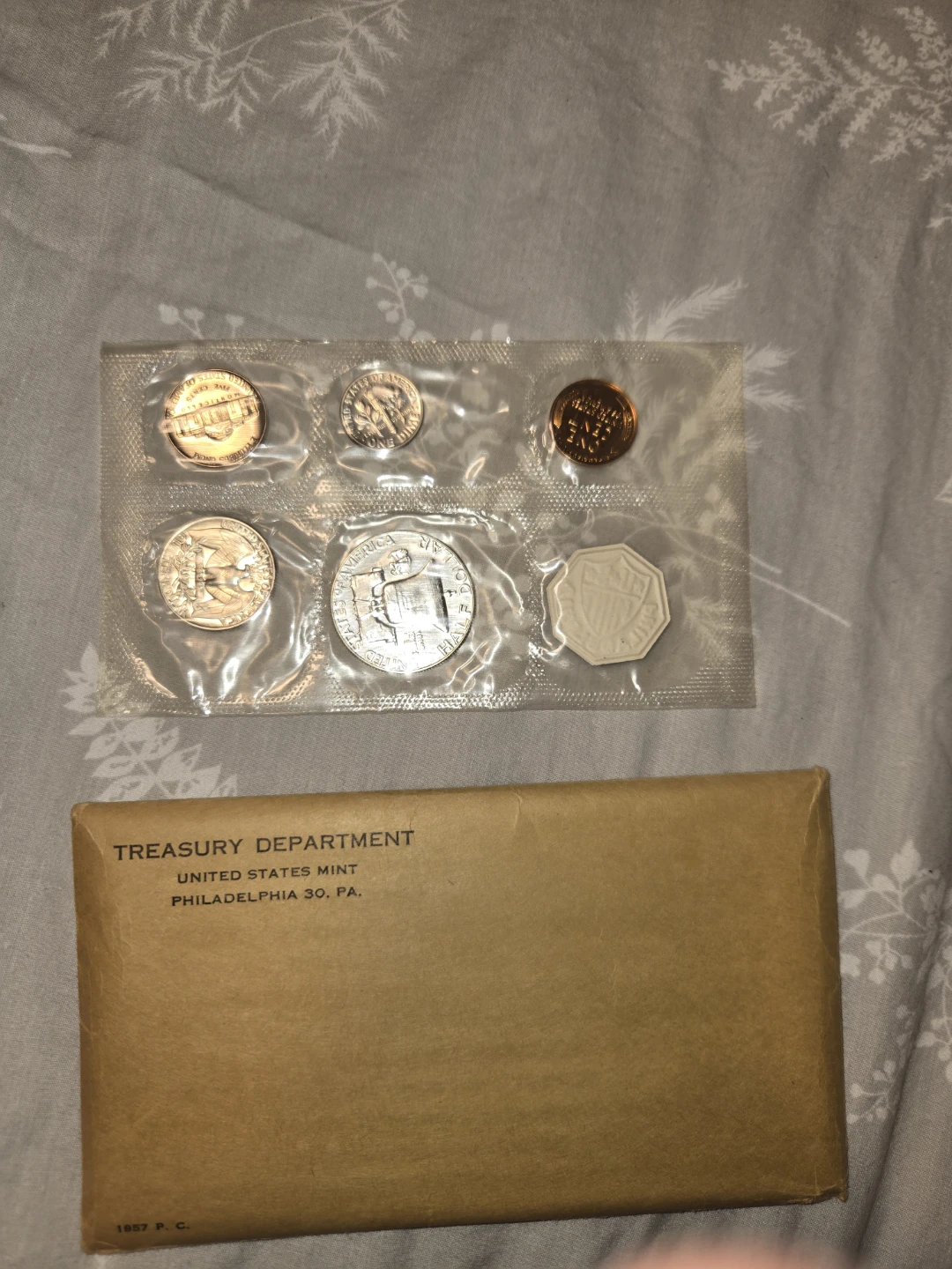 Unopened proof sets from 1957 - photo 3