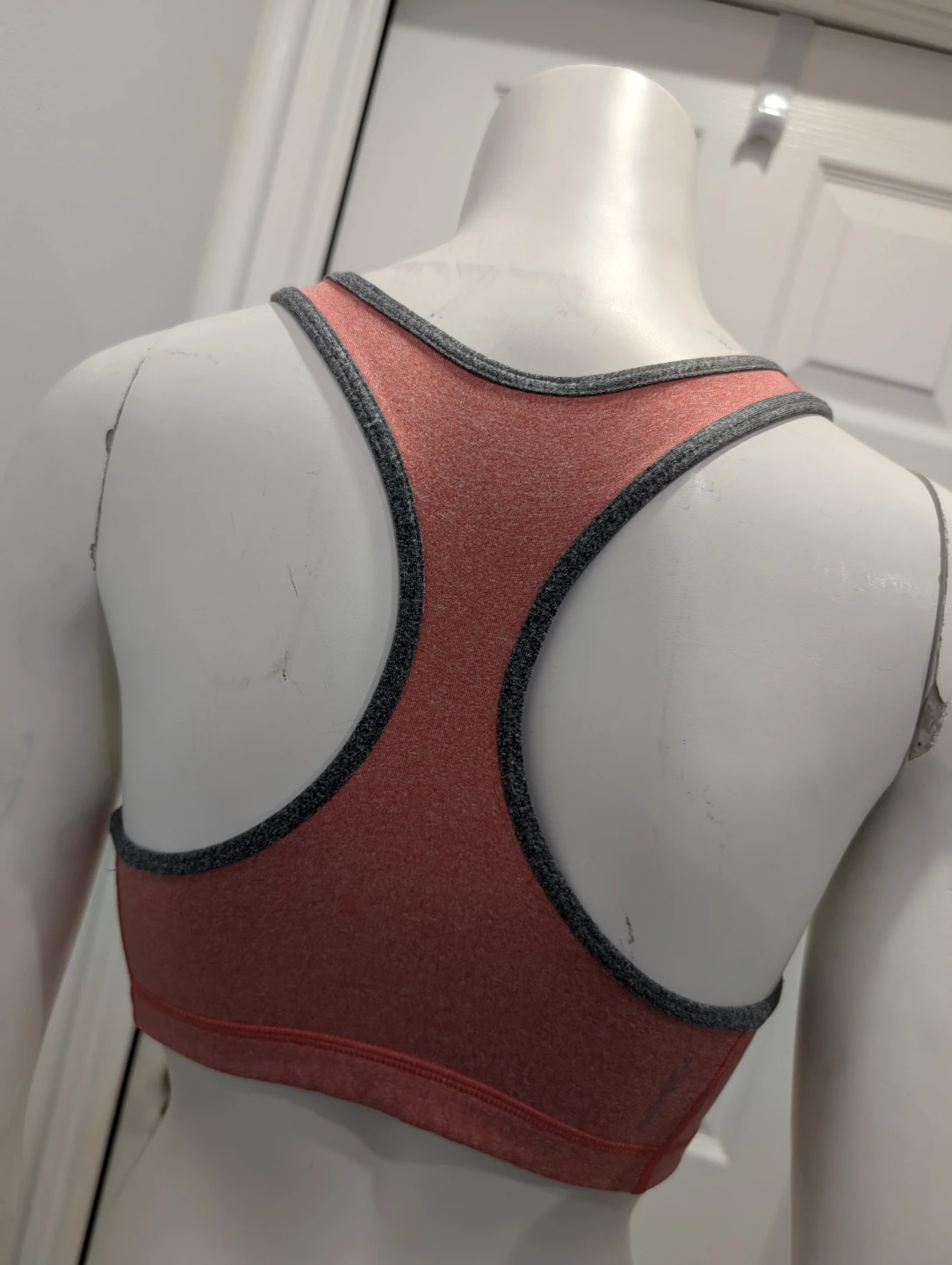 EUC - Women's The North Face Sports Bra Size M - photo 4
