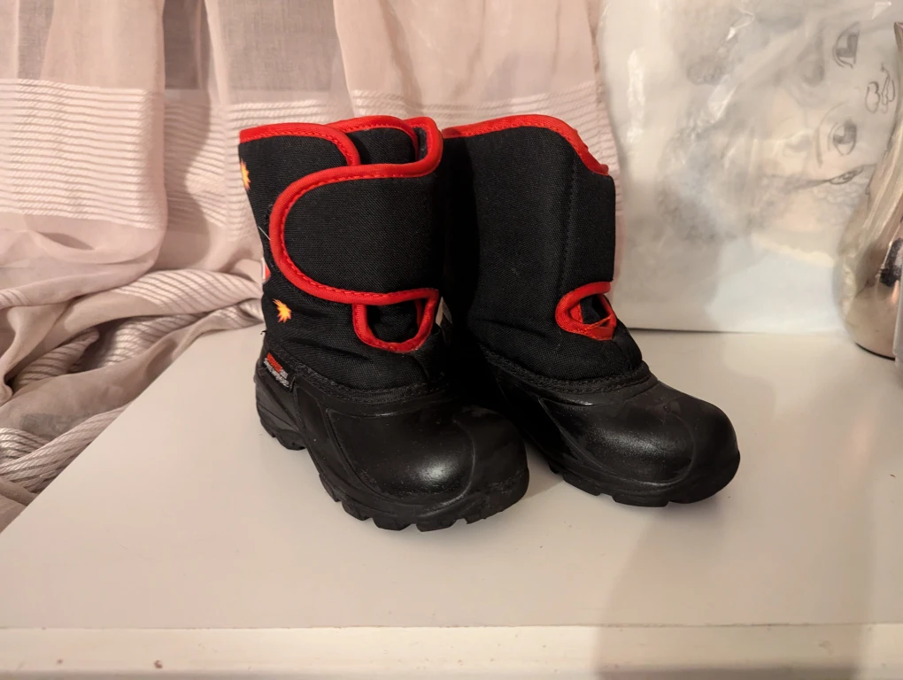 Kids Black Winter Boots with Astronaut Design