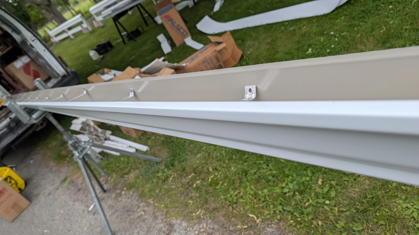 White Seamless Gutters