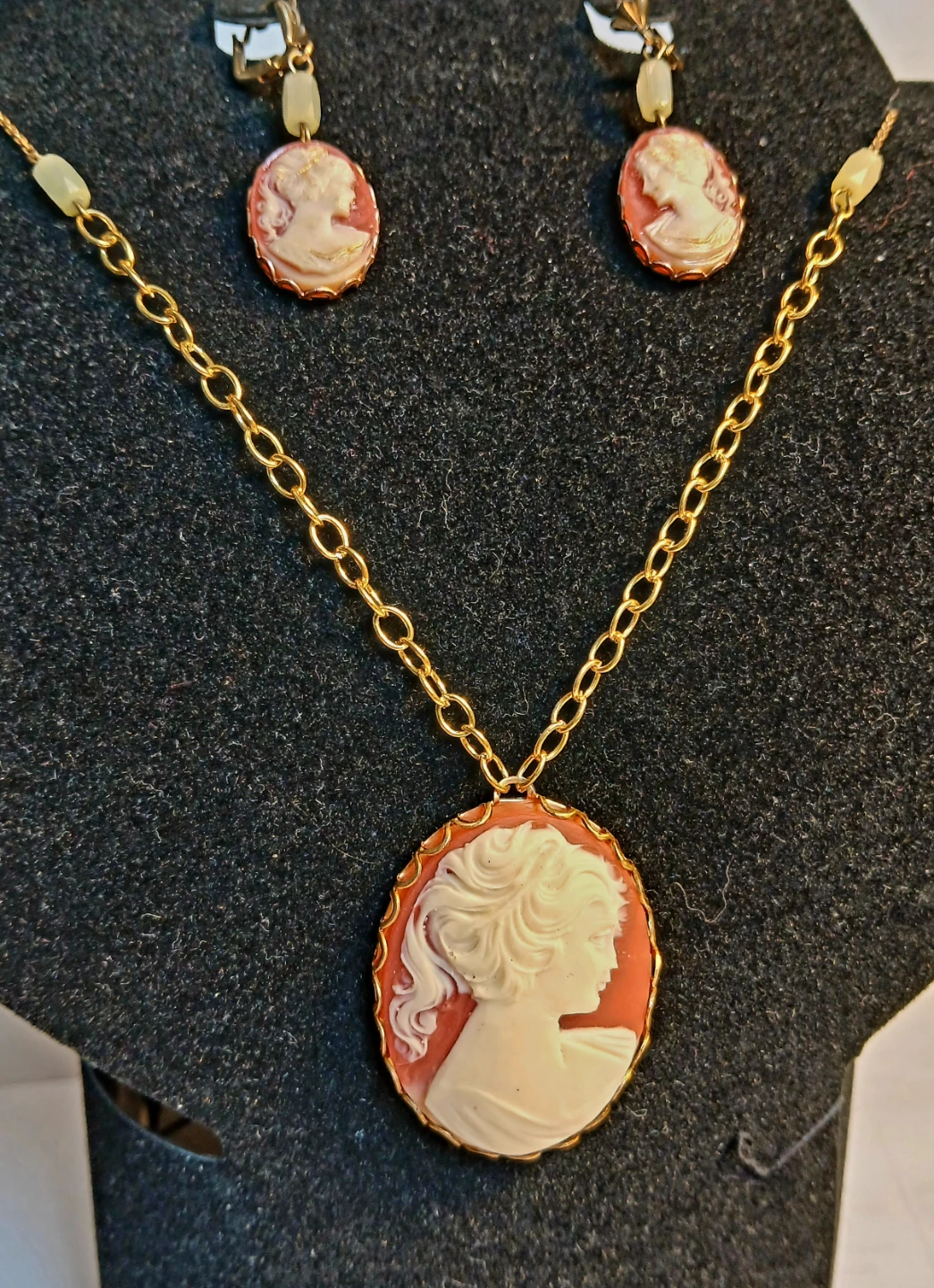 Cameo Necklace and Earring Set - photo 3