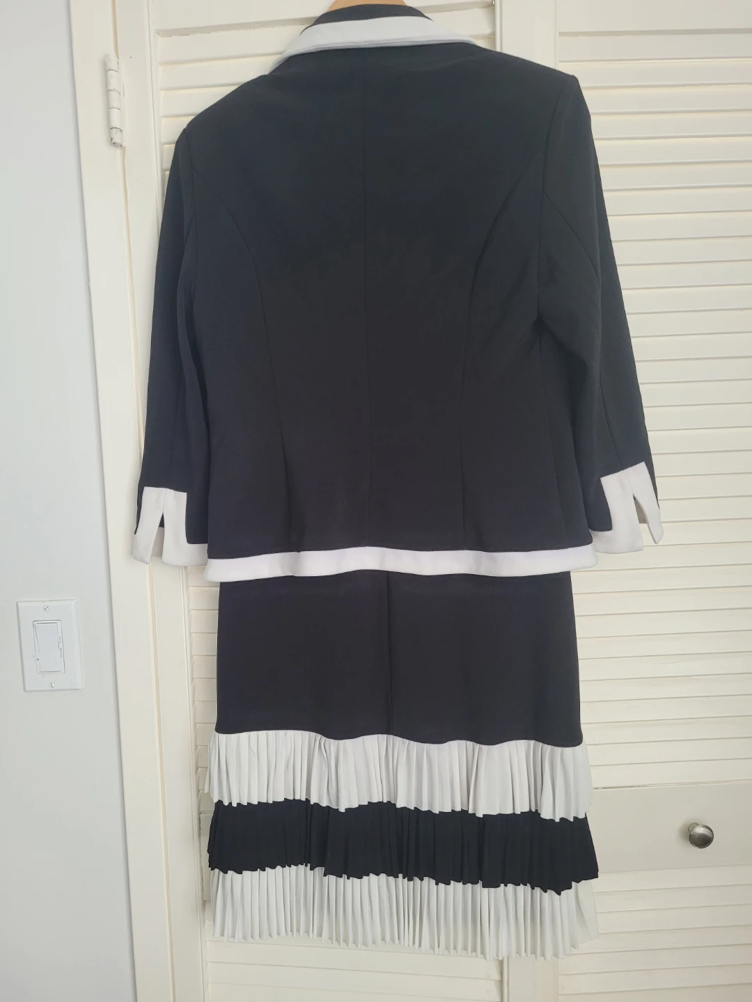 Elegant 2-Piece Dress & Blazer Set Size M – Black & White - photo 4