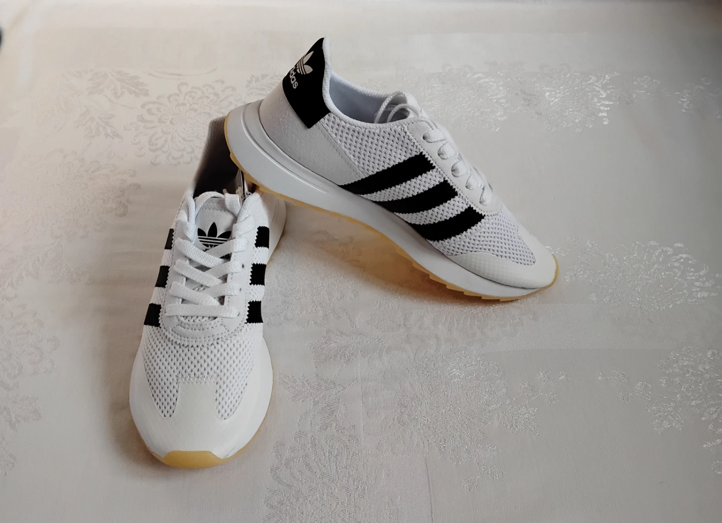 Ladies 70's Style Genuine Leather Sneakers - photo 2