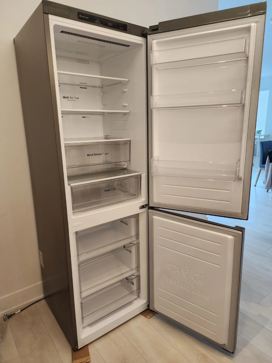 LG Refrigerator Freezer - photo 2