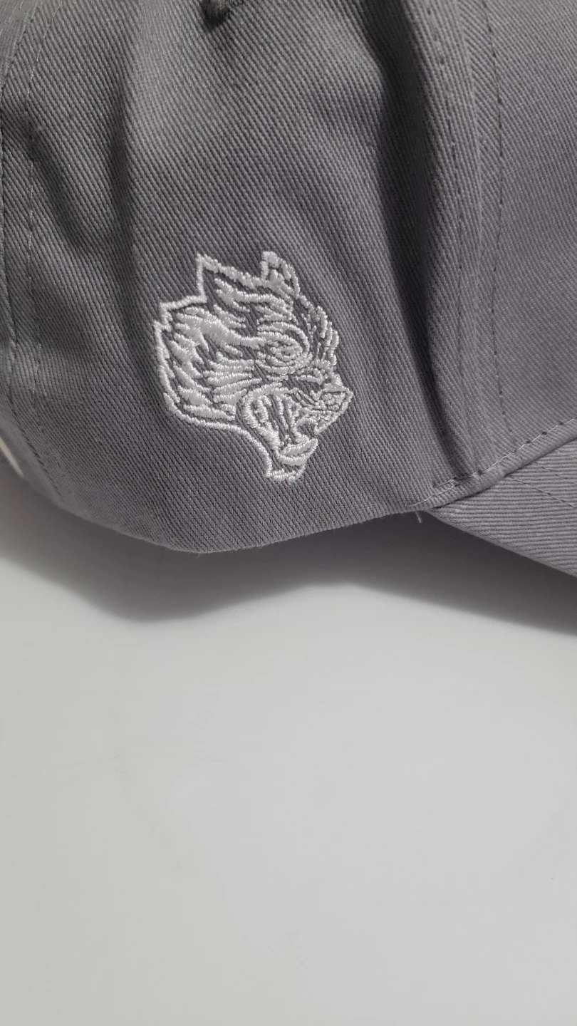 Limited Edition Wolf Embroidered Baseball Cap - photo 4