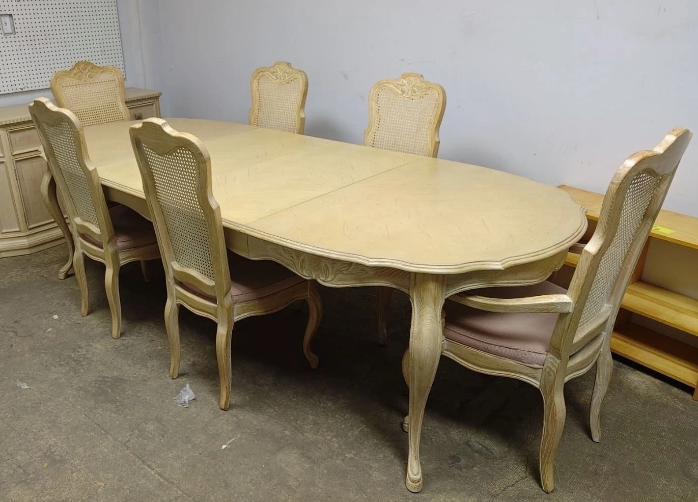 Vintage Drexel Heritage Cabernet Classics Dining Table & Chairs - photo 2