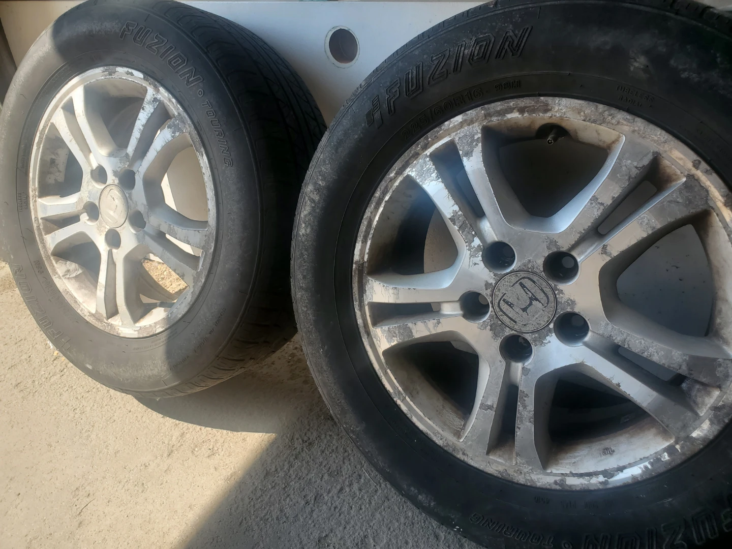 Set of 4 Honda Alloy Wheels with Tires - photo 3