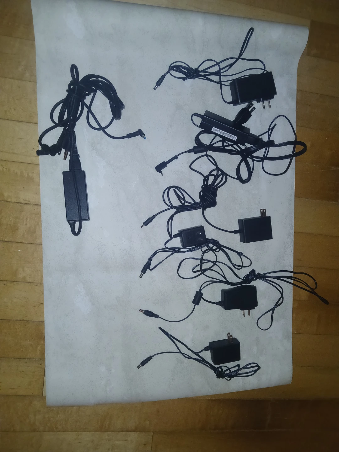 Assorted computer/laptop chargers