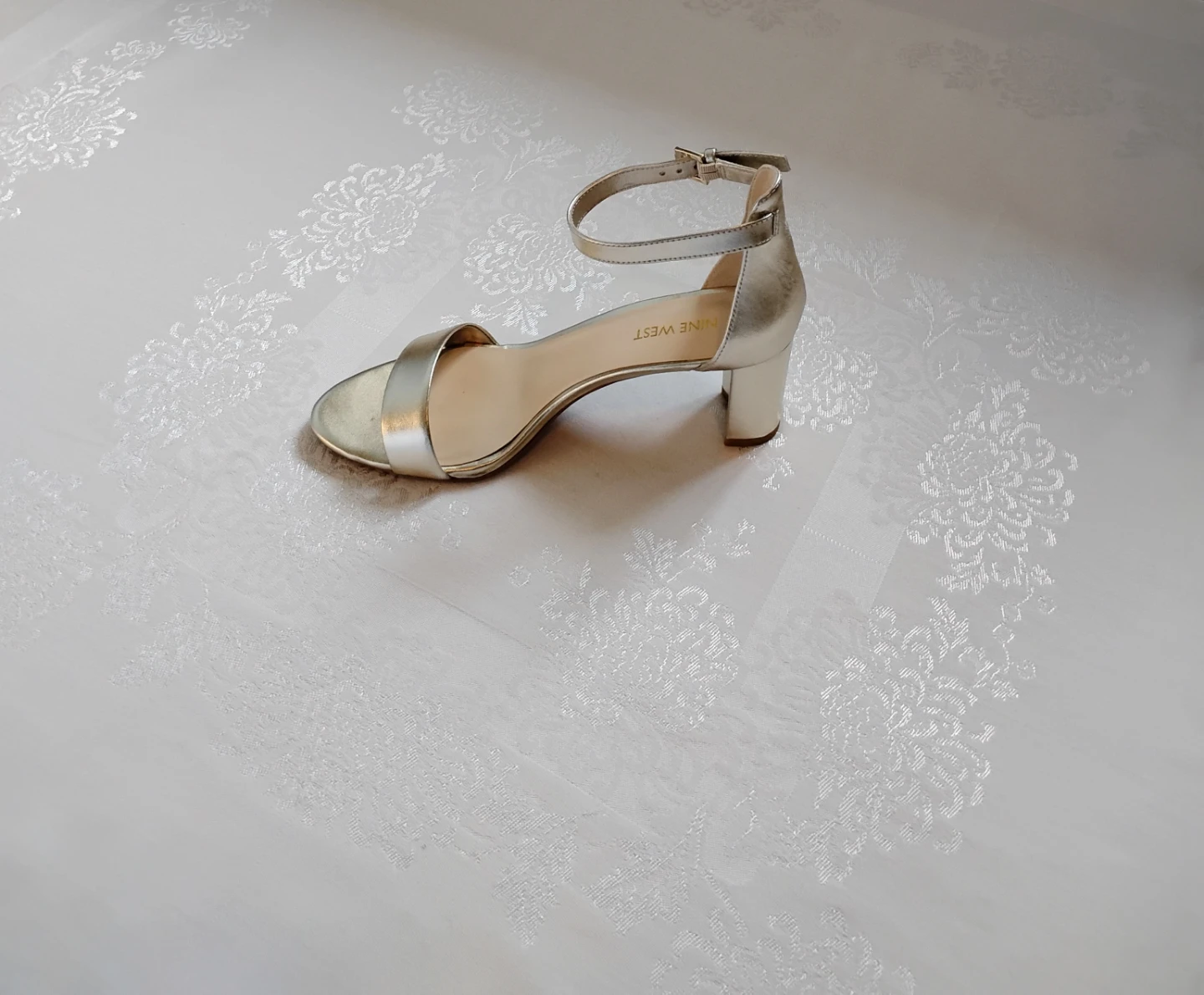 ⚽ Nine West Gold Block Heels - photo 3