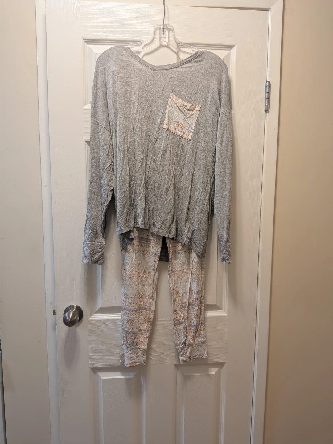 pajama or loungewear set. Pick up in st Albert - photo 2
