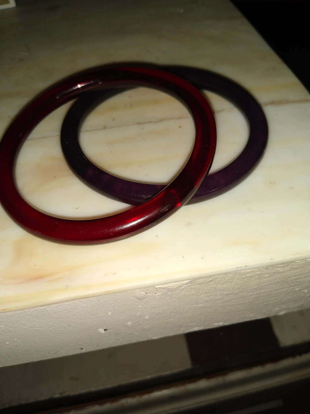 Pair of vintage bakelite bangle bracelets.