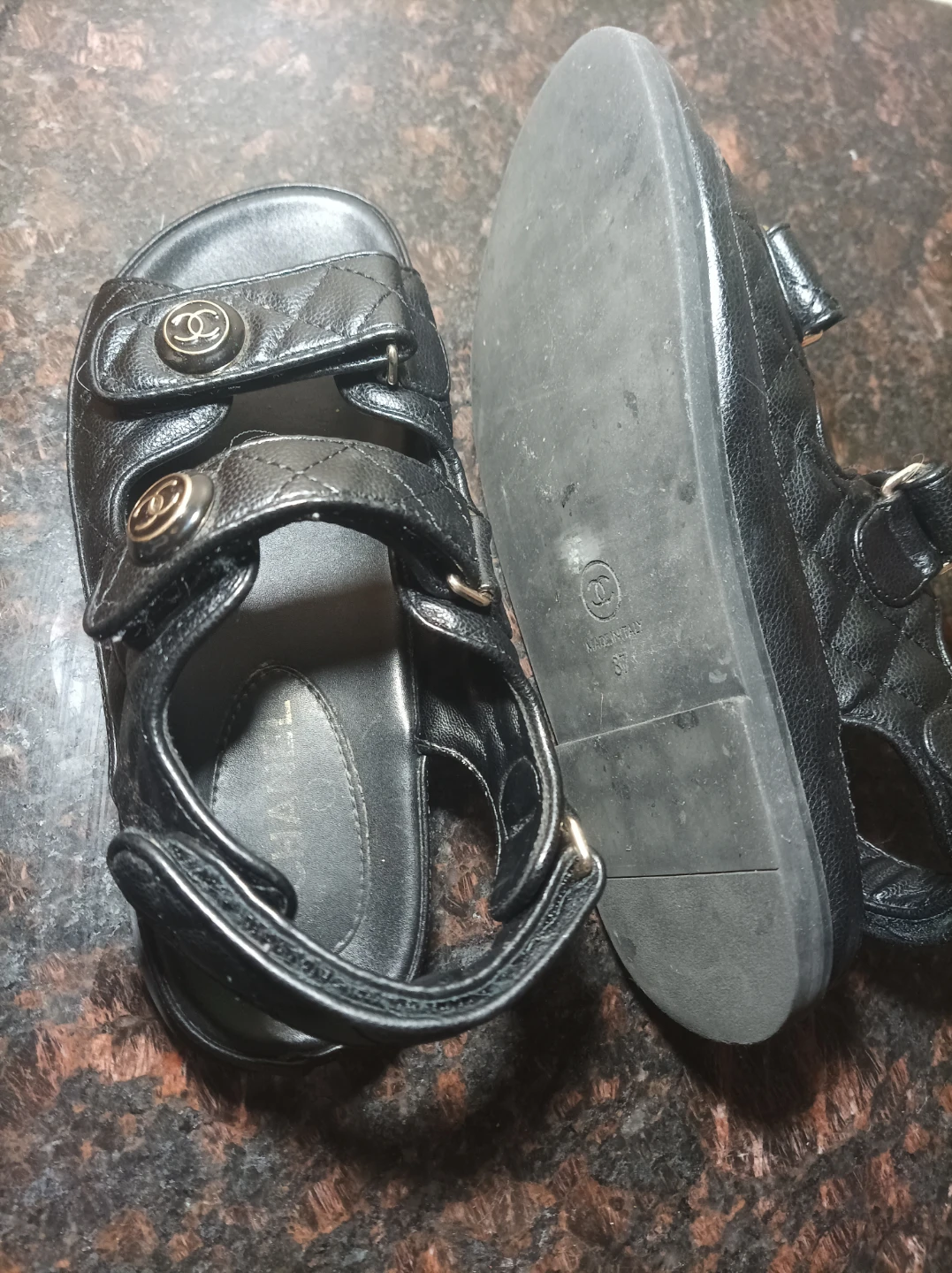 Chanel Black Quilted Leather Sandals Size 37 - photo 2