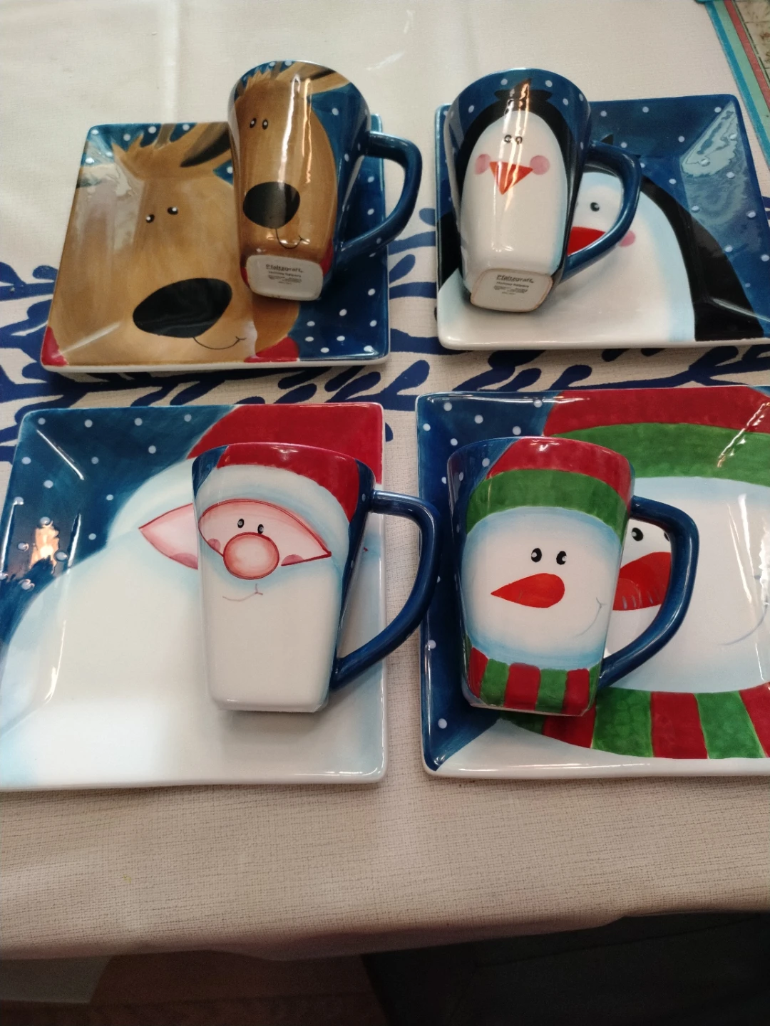 Set of 4 Christmas Mugs and Plates