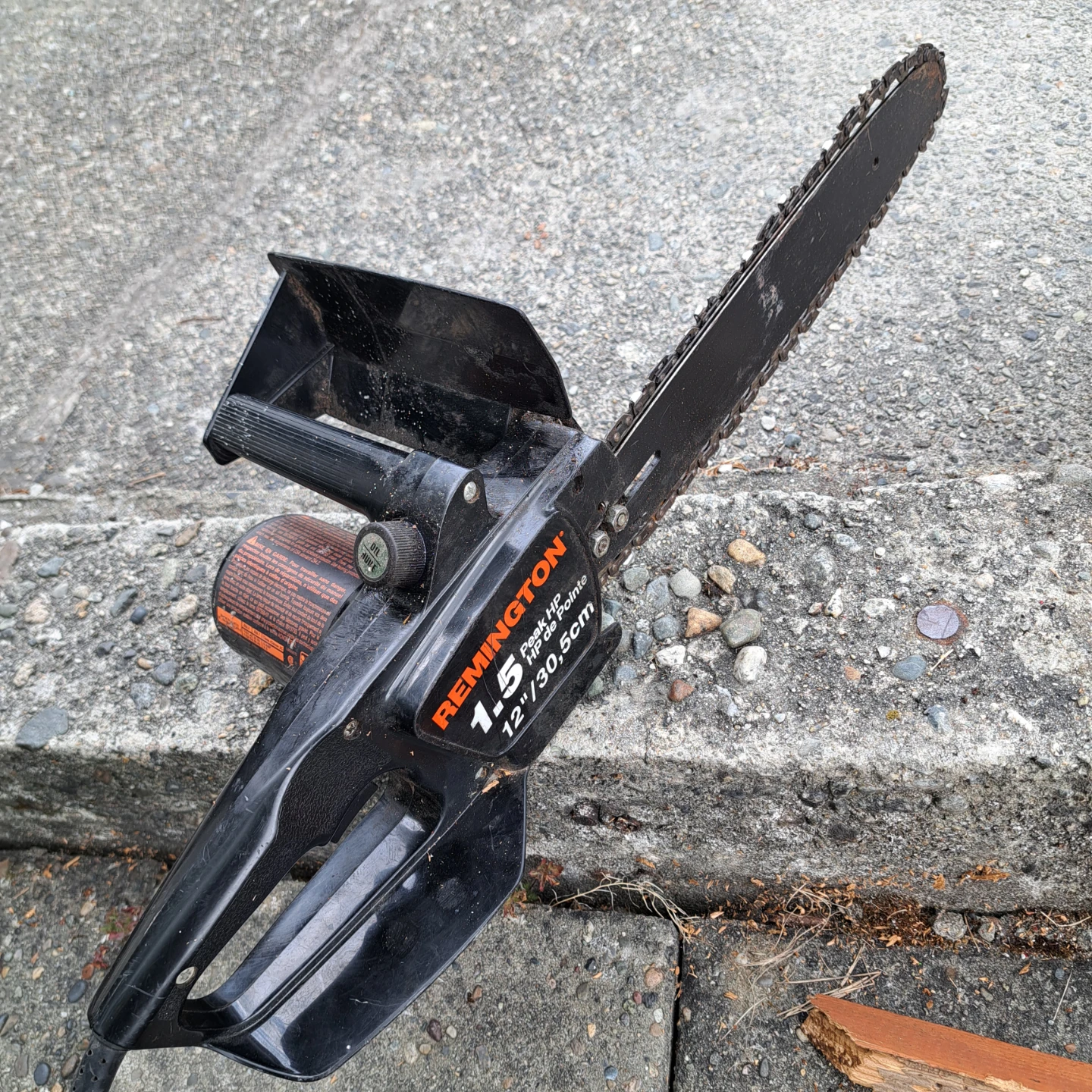 Remington 1.5 Peak HP Electric Chainsaw - 12" Bar - photo 2