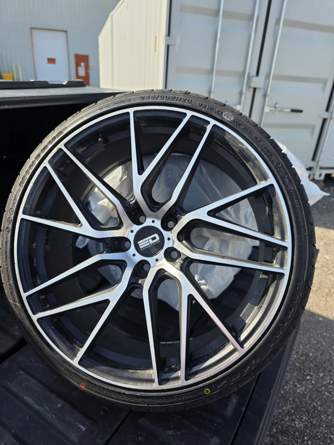 245/30ZR20 95Y XL Tires on euro wheels - photo 4