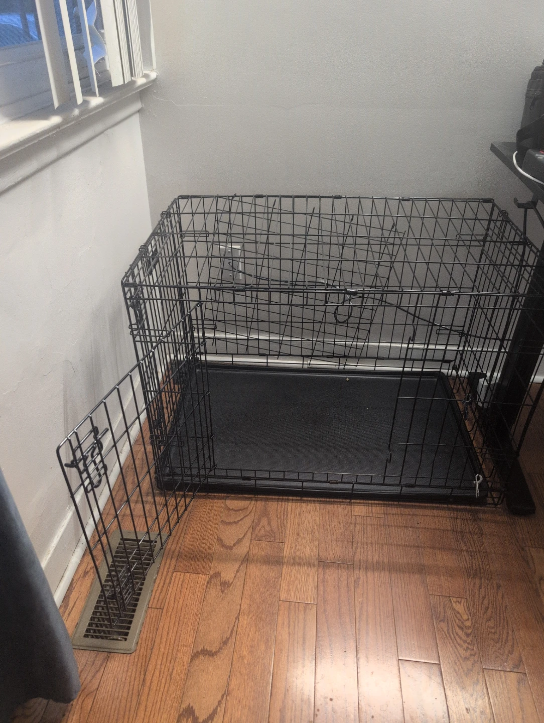 Wire Dog Crate with Tray
