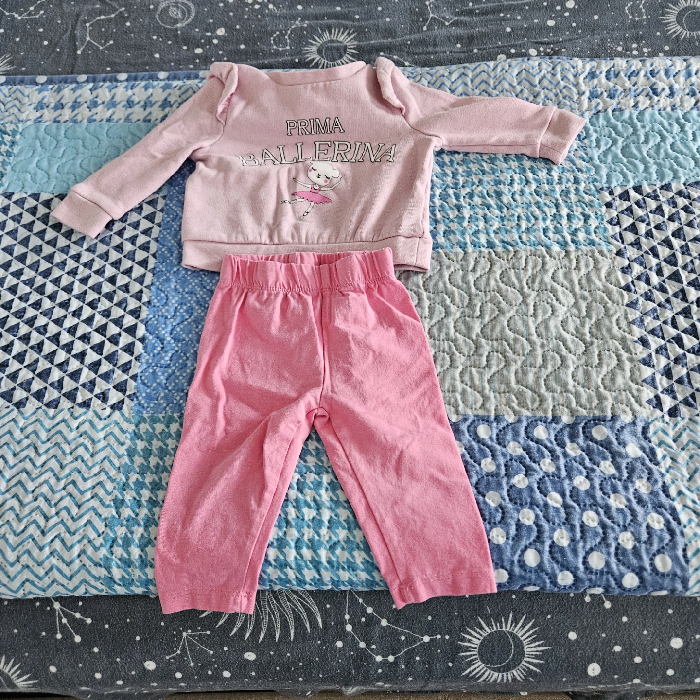 3-6 month Baby Bodysuits and Clothes Bundle - photo 4