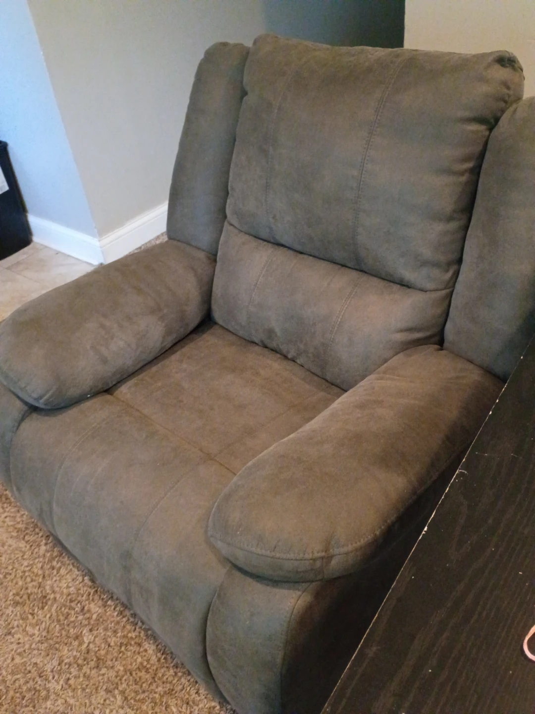 Comfortable Gray Recliner - photo 5