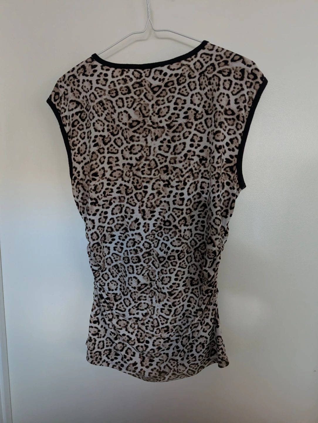 Leopard Print Ruched V-Neck Top - photo 2