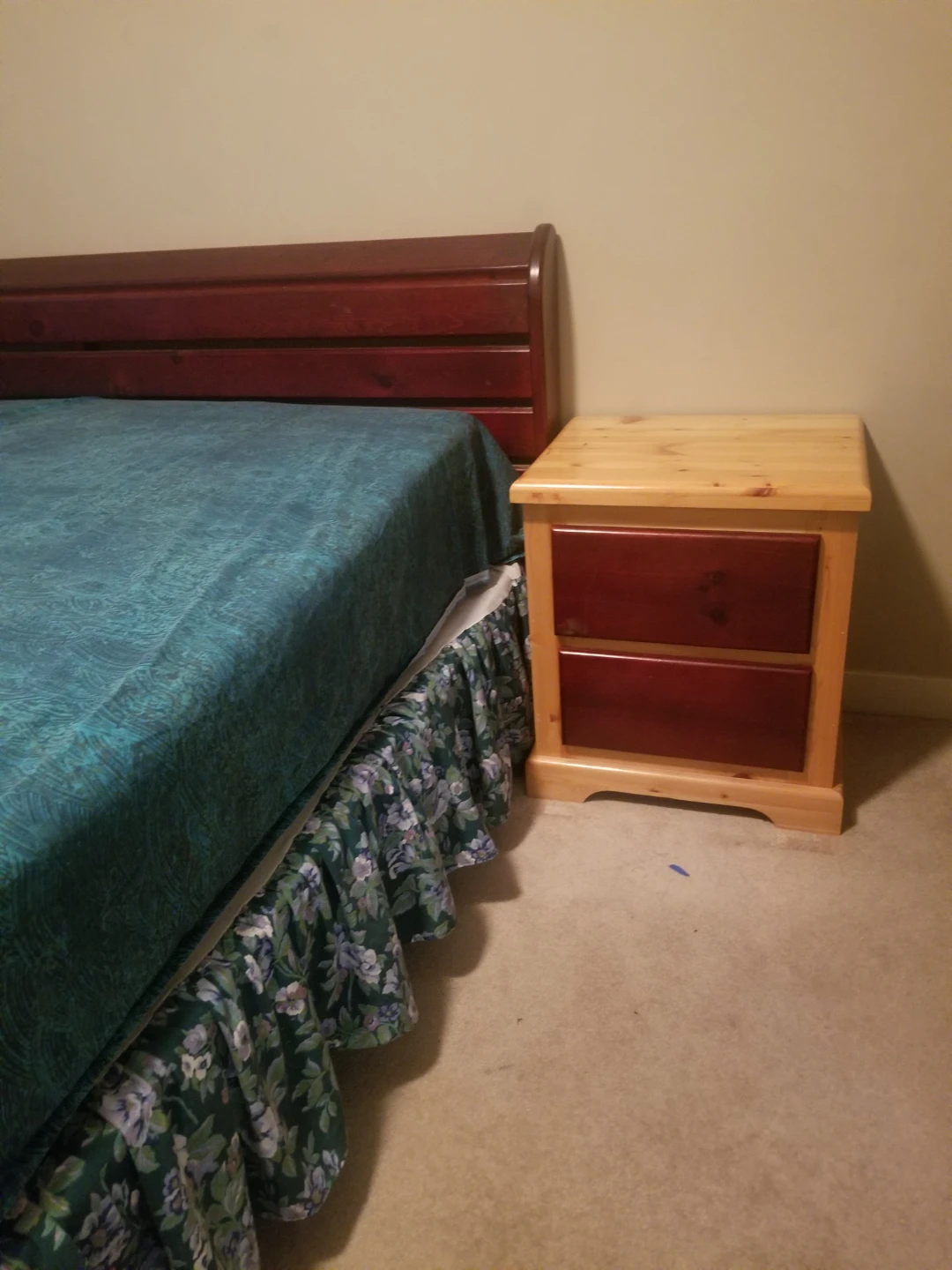 King bed with side table - photo 3