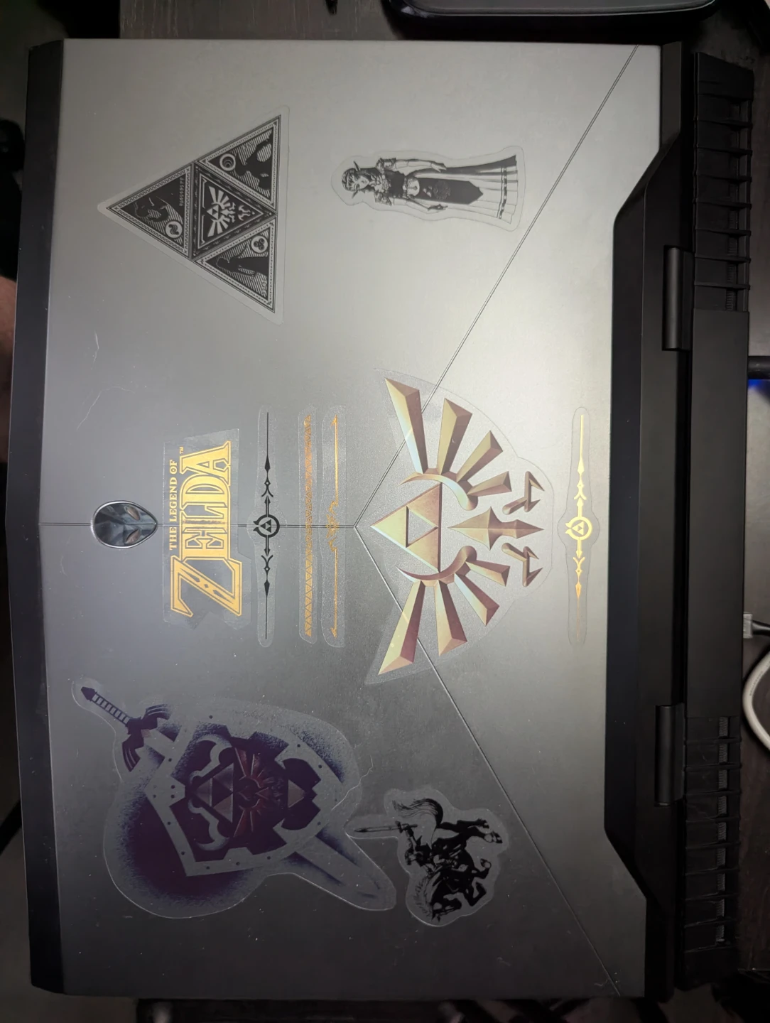 Alienware P31E Gaming Laptop - photo 2