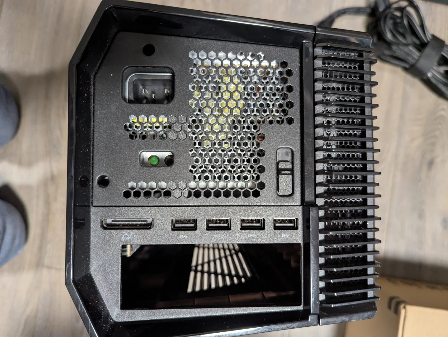 Alienware P31E Gaming Laptop - photo 5