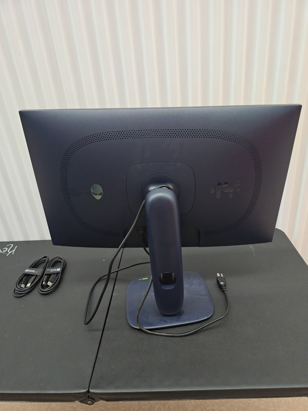 Alienware Gaming Monitor - photo 2