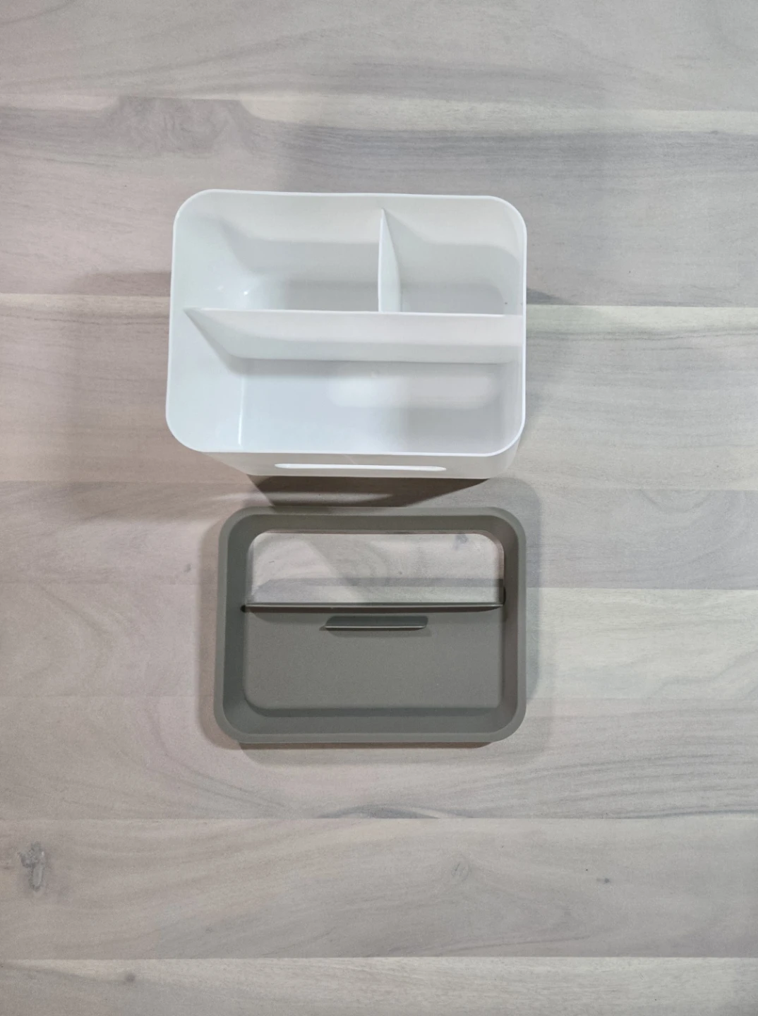 Divided Storage Container with Lid and Kleenex holder - photo 3