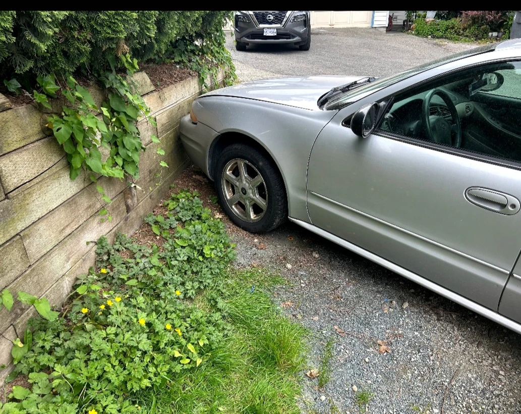 Silver Oldsmobile Alero Sedan - photo 3