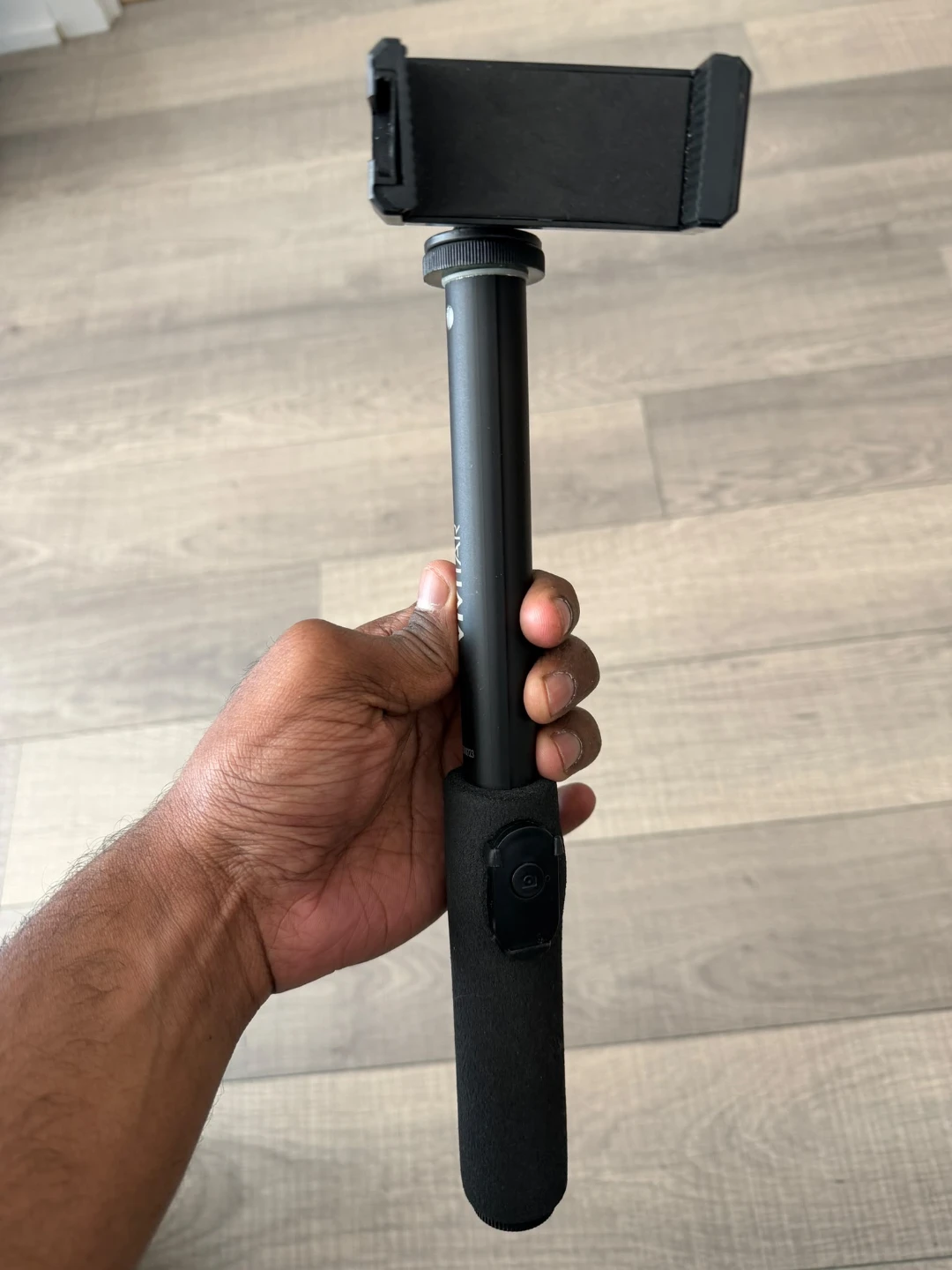 VIVITAR Selfie Stick with Phone Mount