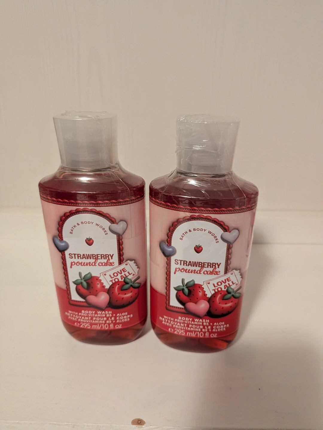 Bath & Body Works Strawberry Pound Cake Body Wash (2 Pack) - photo 3