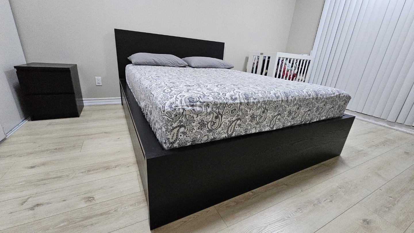 Dark Wood Queen Bed Frame with Storage Drawers - photo 3