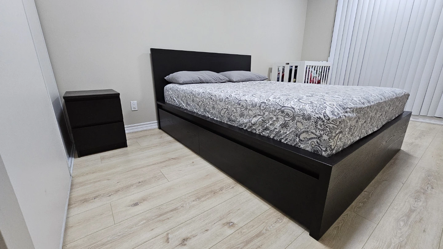 Dark Wood Queen Bed Frame with Storage Drawers - photo 5