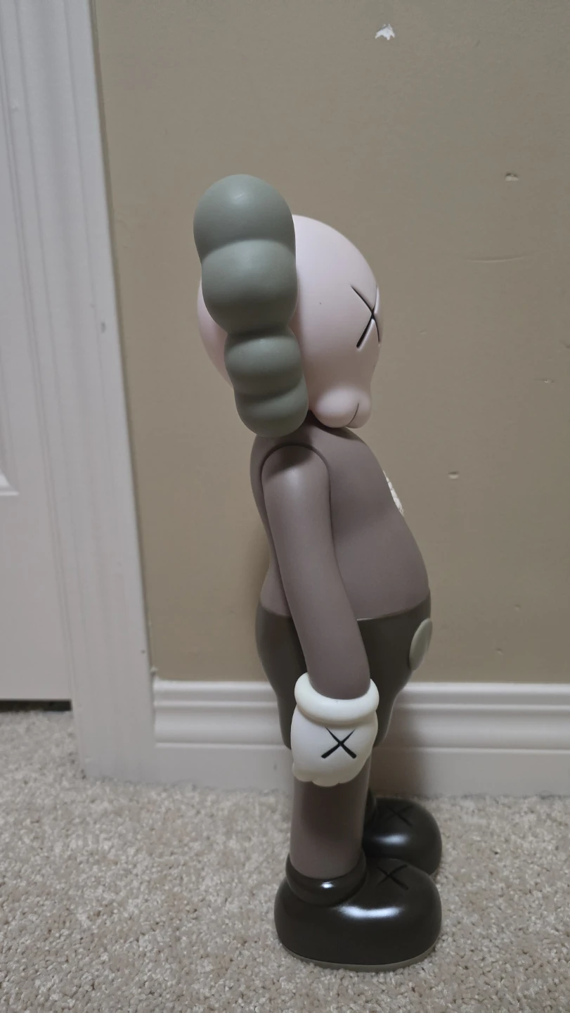 KAWS Flayed Figure - photo 5