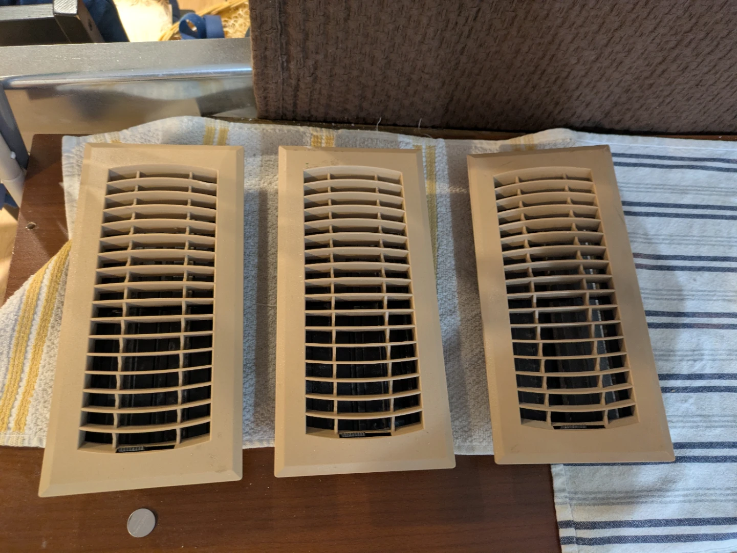 3 Floor registers 4x10 beige