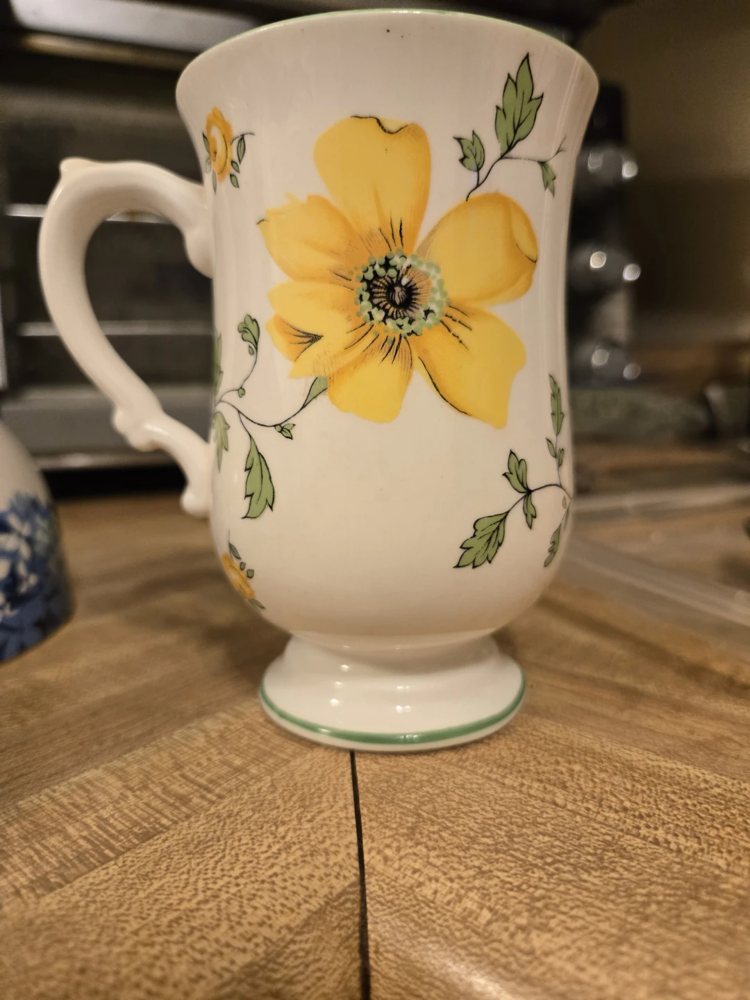 Royal Victoria Fine Bone China Mug - photo 2