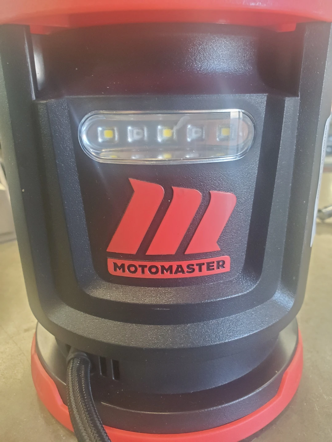 Motomaster Portable Air Compressor - photo 2