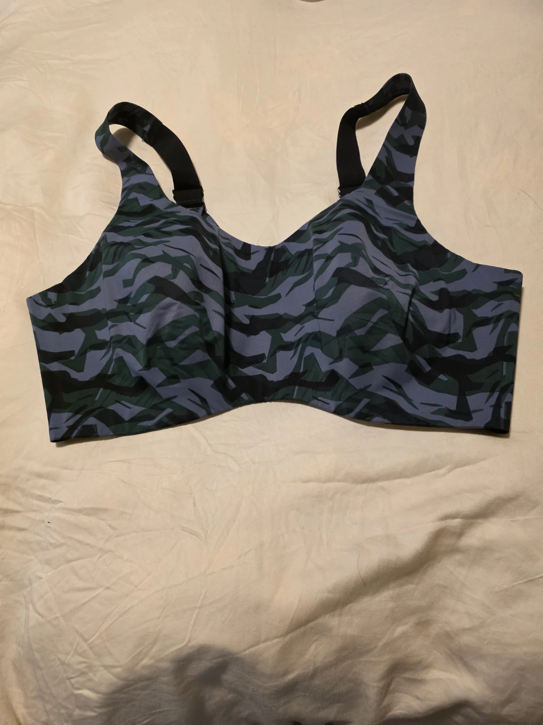 Knix Sports Bra Size 7 - Camo Pattern