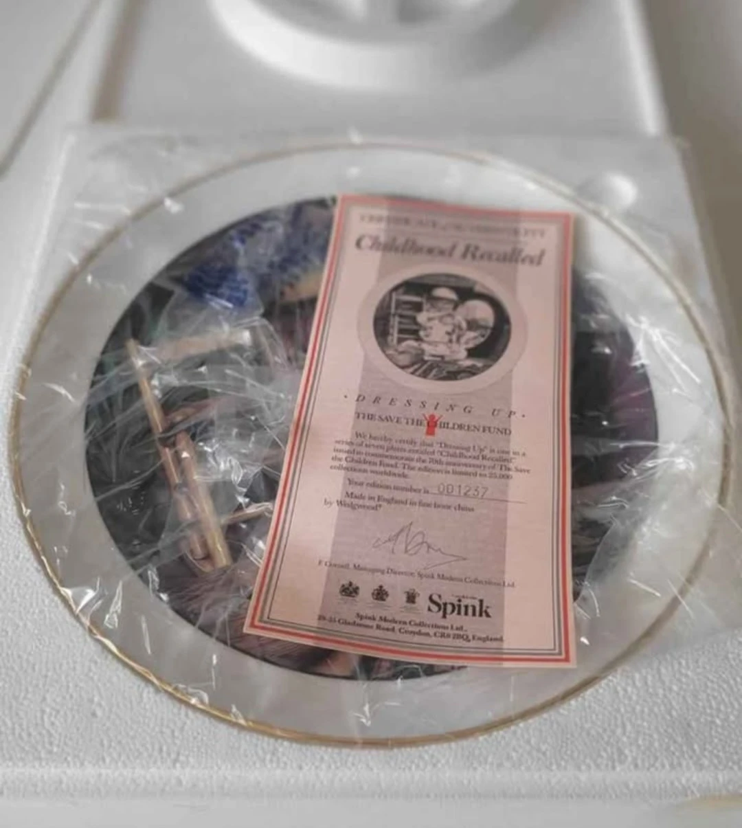 Wedgwood "Dressing Up" Collector's Plate Save the Children Fund - photo 5