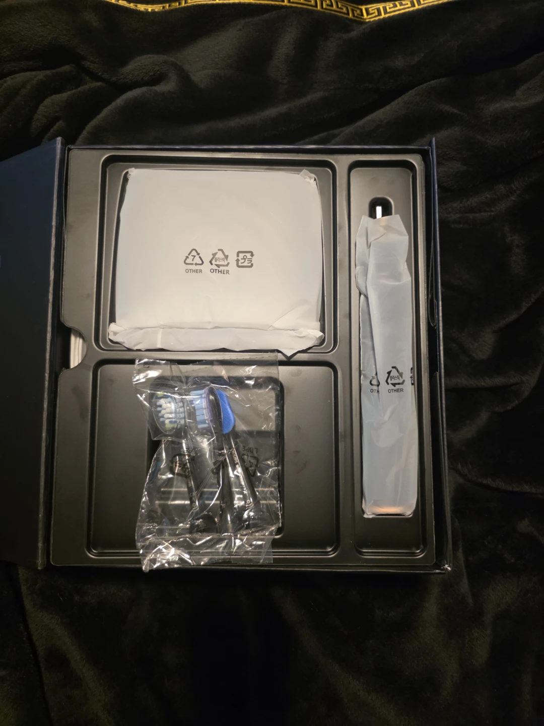 Philips Sonicare DiamondClean Smart 9750 Electric Toothbrush - photo 2