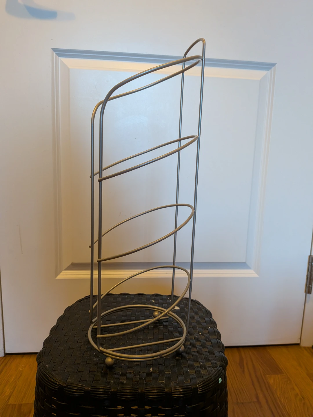 Toilet paper holder